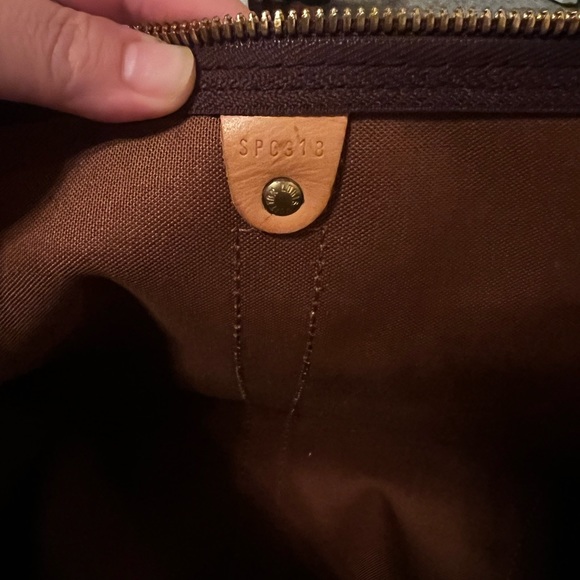 Authentic monogram Louis Vuitton Keepall 50 - Picture 2 of 5